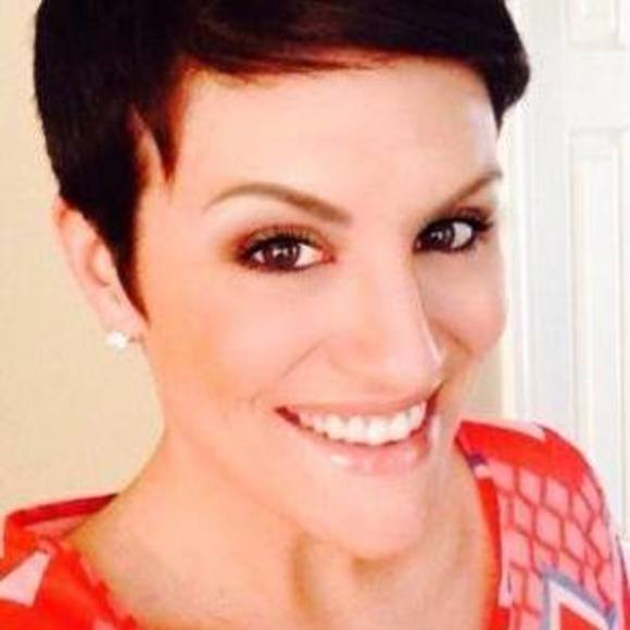 Meet your Posher, Lindsay - Picture 2 of 2